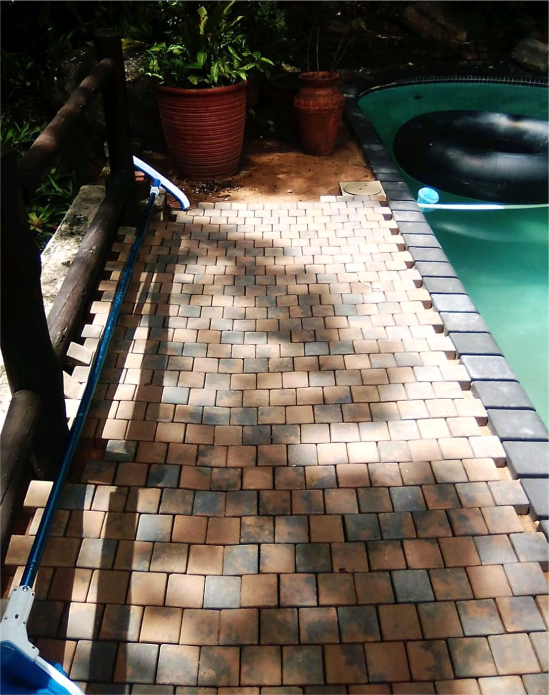 Traditional pool surround paving 3